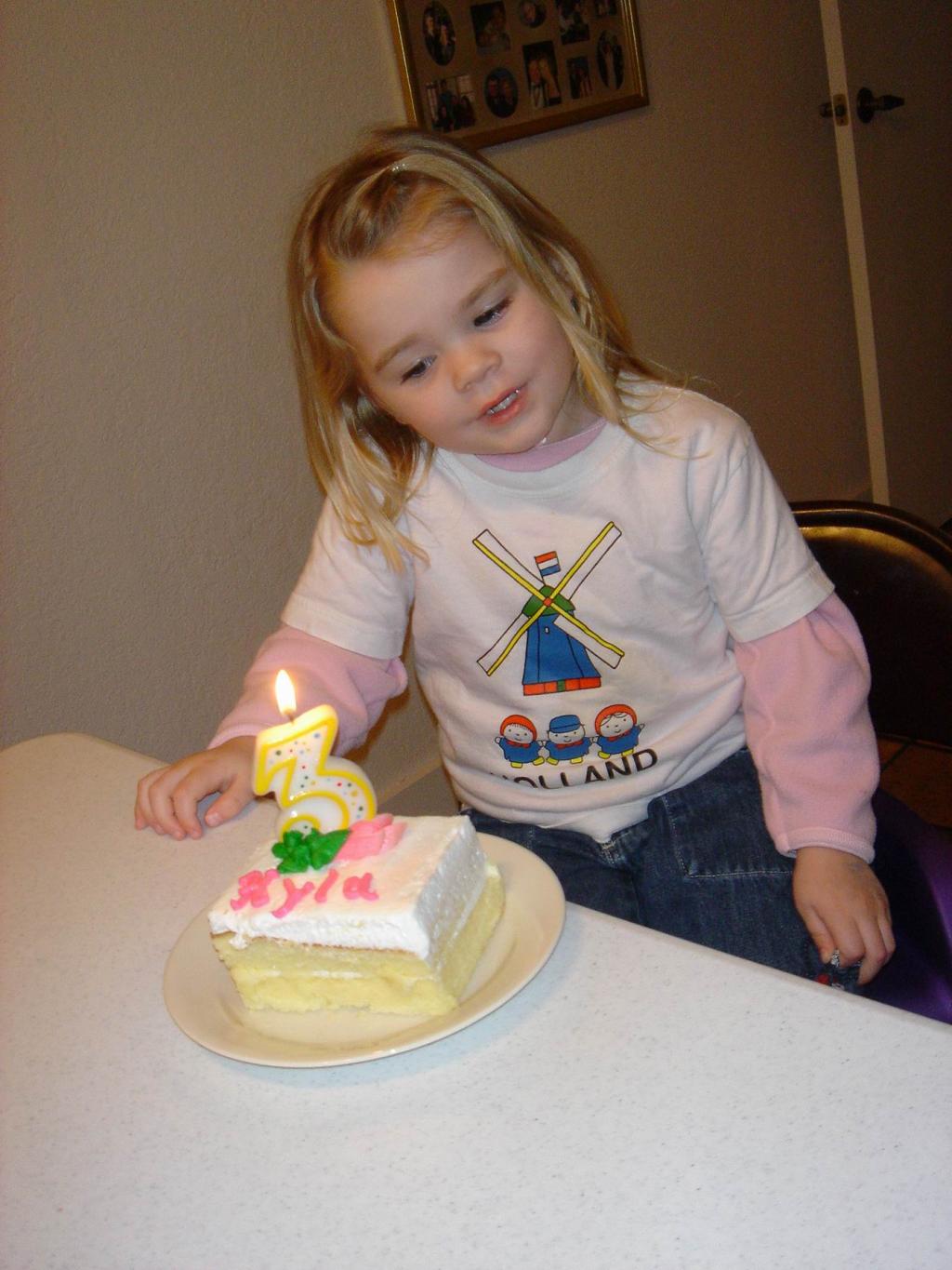 2005/02(Feb)/02(Kyla3rdBD)/1024x768_2005-02-11 19-26-20.JPG